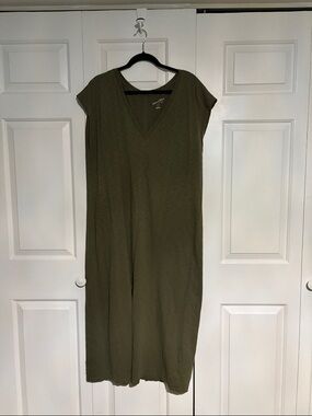 Universal Thread Olive Green Maxi Dress with V-Neck